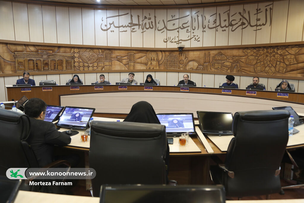 صحن علنی شورای اسلامی شهر یزد ما به اعجاز قصه و قصهگویی اعتقاد داریم