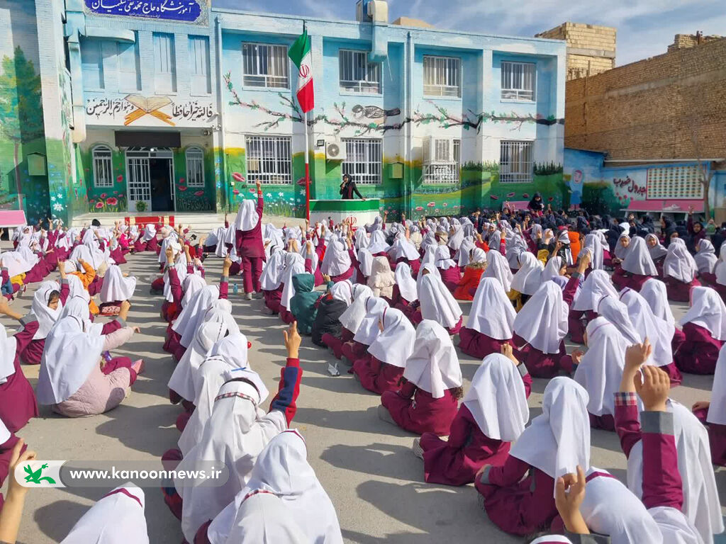 کتاب‌خانه پستی کانون یزد به دانش‌آموزان مدارس مناطق کم‌برخوردار کتاب ارسال می‌کند