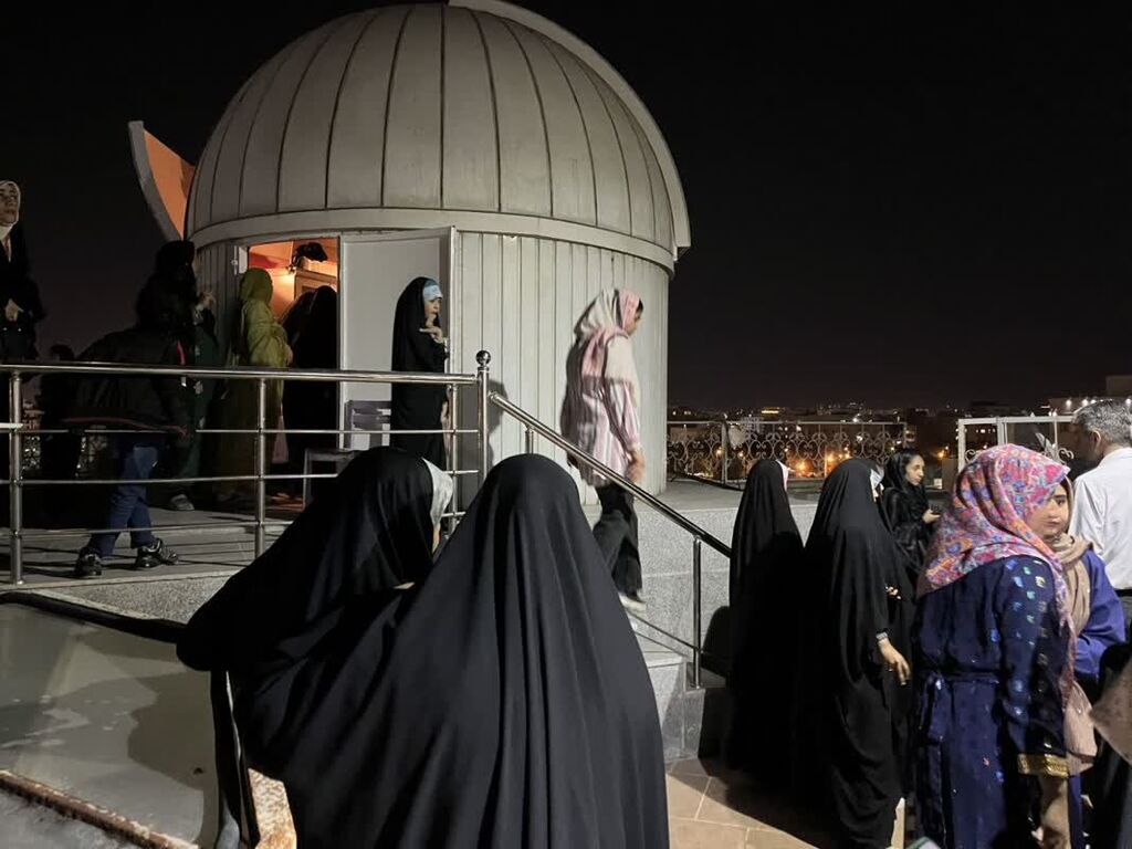 یک شب در کانون دختران محله شهرک توحید یک شب در کانون دختران محله شهرک توحید