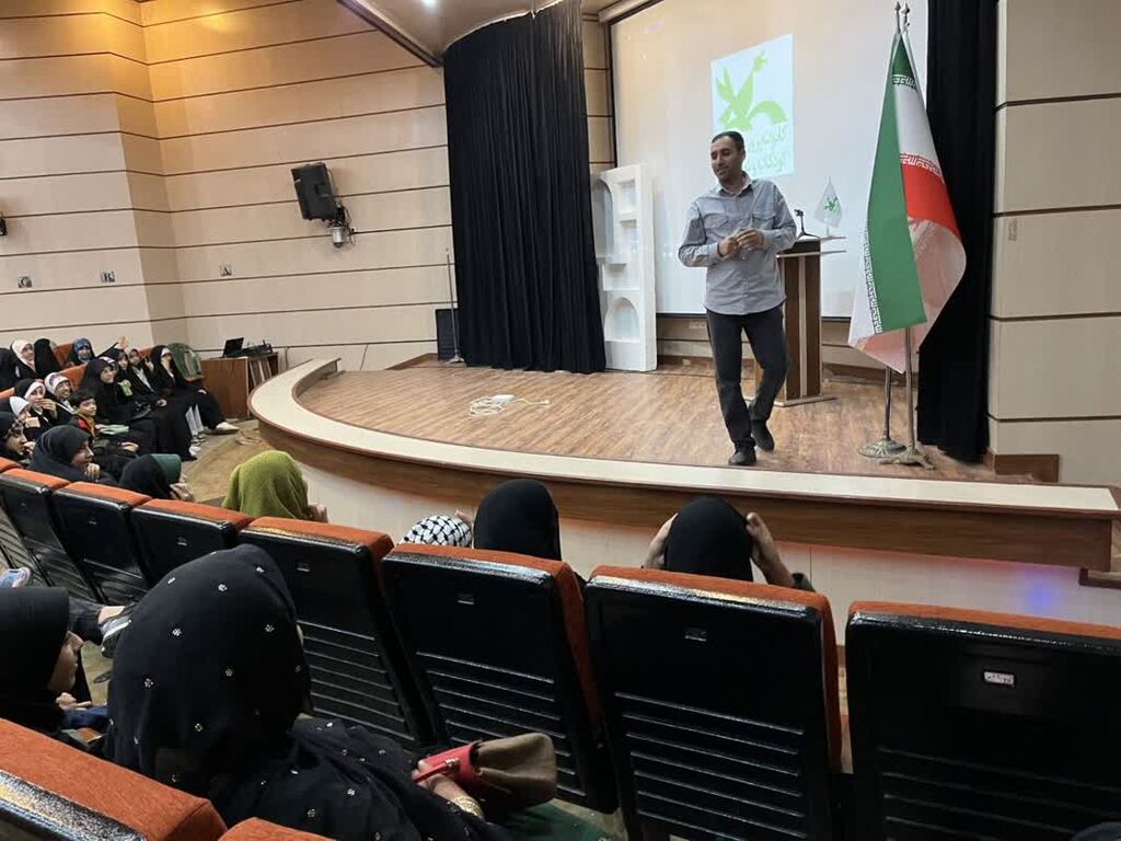 یک شب در کانون دختران محله شهرک توحید یک شب در کانون دختران محله شهرک توحید