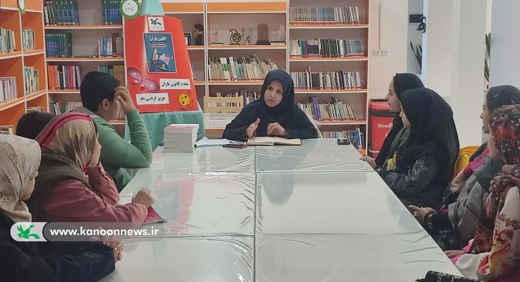 احکام کانونیاران کانون شهرستان مهریز اعطا شد