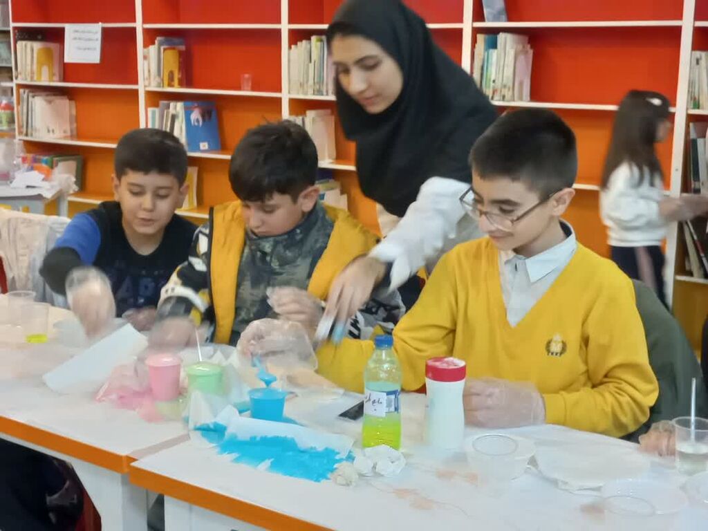 پژوهش برگزاری کارگاههای خلاق علمی-پژوهشی در مراکز همدان