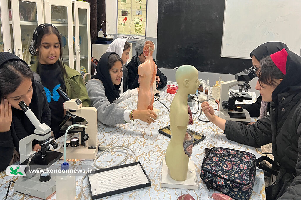 بازدید علمی و برگزاری کارگاه کارآفرینی با بهرهگیری از فنآوری نوین