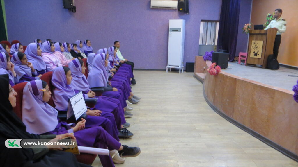 آشنایی اعضا کانون استان بوشهر با استفاده امن از فضای مجازی