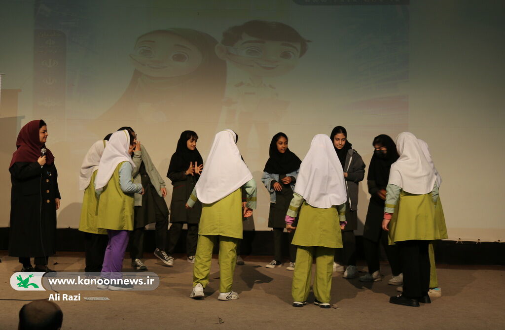 آشنایی اعضا کانون استان بوشهر با استفاده امن از فضای مجازی