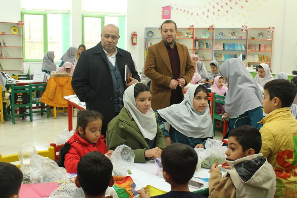 ویژه برنامه هزار رنگ پاییز در مرکز تکاب