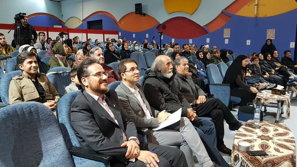 آیین پایانی جشنواره استانی قصهگویی کانون کرمانشاه