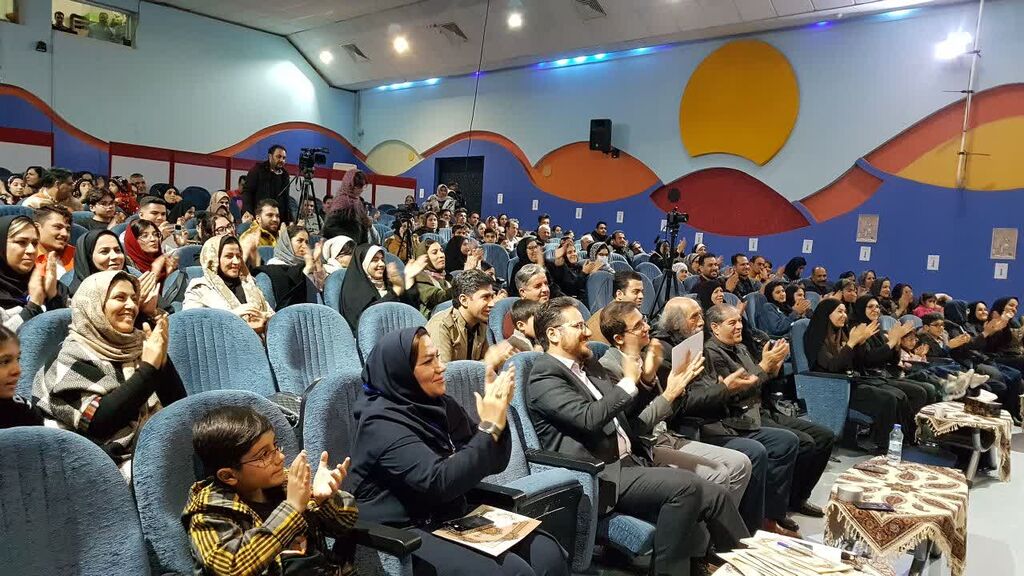 آیین پایانی جشنواره استانی قصهگویی کانون کرمانشاه