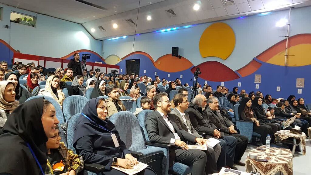 آیین پایانی جشنواره استانی قصهگویی کانون کرمانشاه