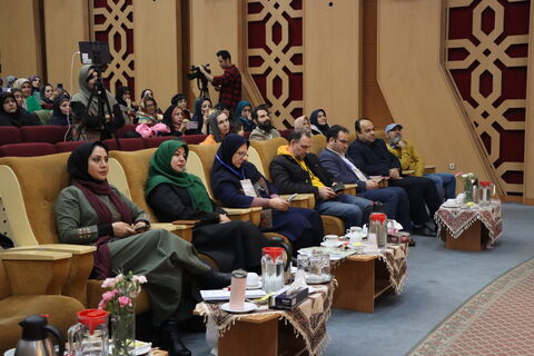مریم نشیبا پیشکسوت قصه‌گویی و راوی برنامه رادیویی شب به خیر کوچولو