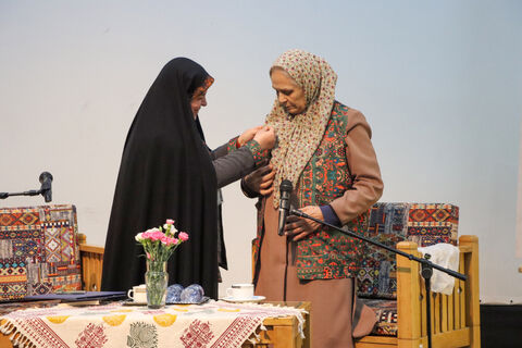 مریم نشیبا پیشکسوت قصه‌گویی و راوی برنامه رادیویی شب به خیر کوچولو