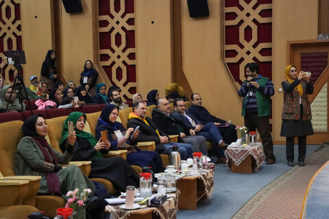 مریم نشیبا پیشکسوت قصه‌گویی و راوی برنامه رادیویی شب به خیر کوچولو