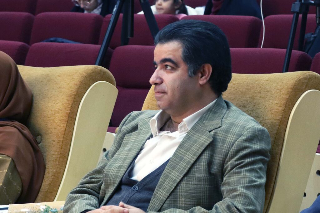 رنگرز در جمع ناشنوایان باشید تا به دل ایشان راه پیدا کنید