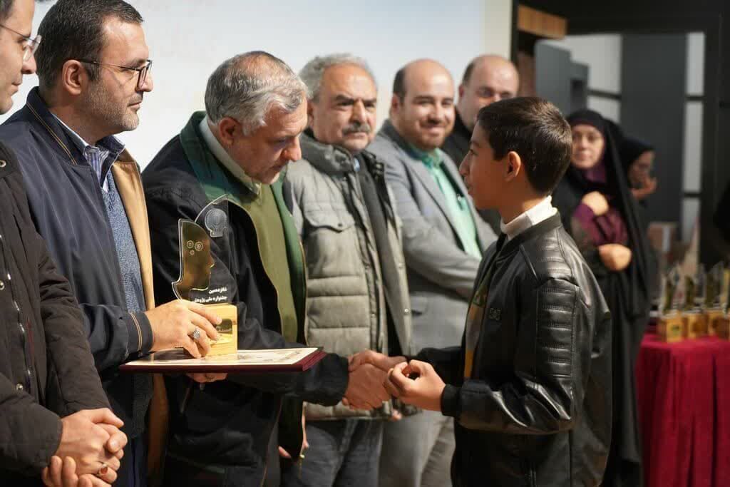 کسب رتبه برگزیده ملی جشنواره پژوهش توسط عضو کانون استان آذربایجان غربی