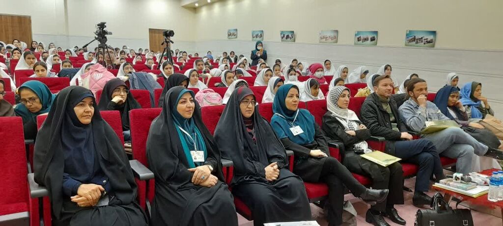 افتتاح بیست و ششمین مرحله استانی جشنواره قصهگویی در کانون همدان