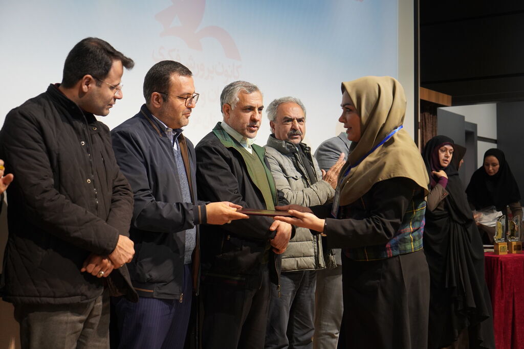 اقدام پژ.هی معرفی برگزیدگان شانزدهمین جشنواره ملی پژوهش کانون پرورش فکری