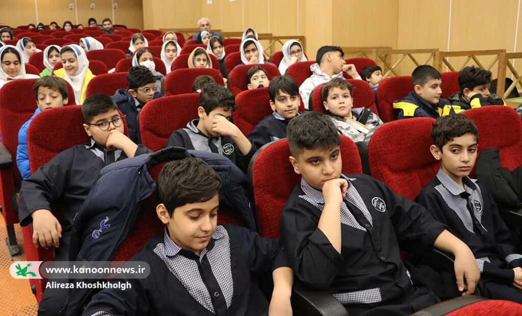 ۱۶ هنرمند قصهگو، آغازگر مرحله استانی جشنواره قصهگویی شدند