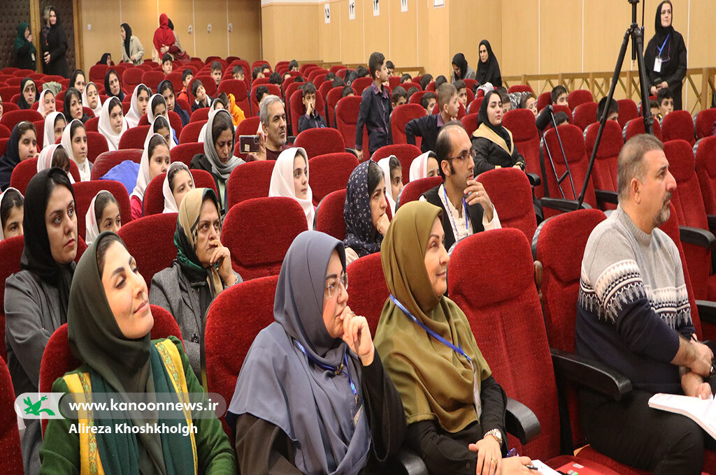 سیزده هنرمند  قصهگو از گنجینههای سرزمین مادری رونماییکردند