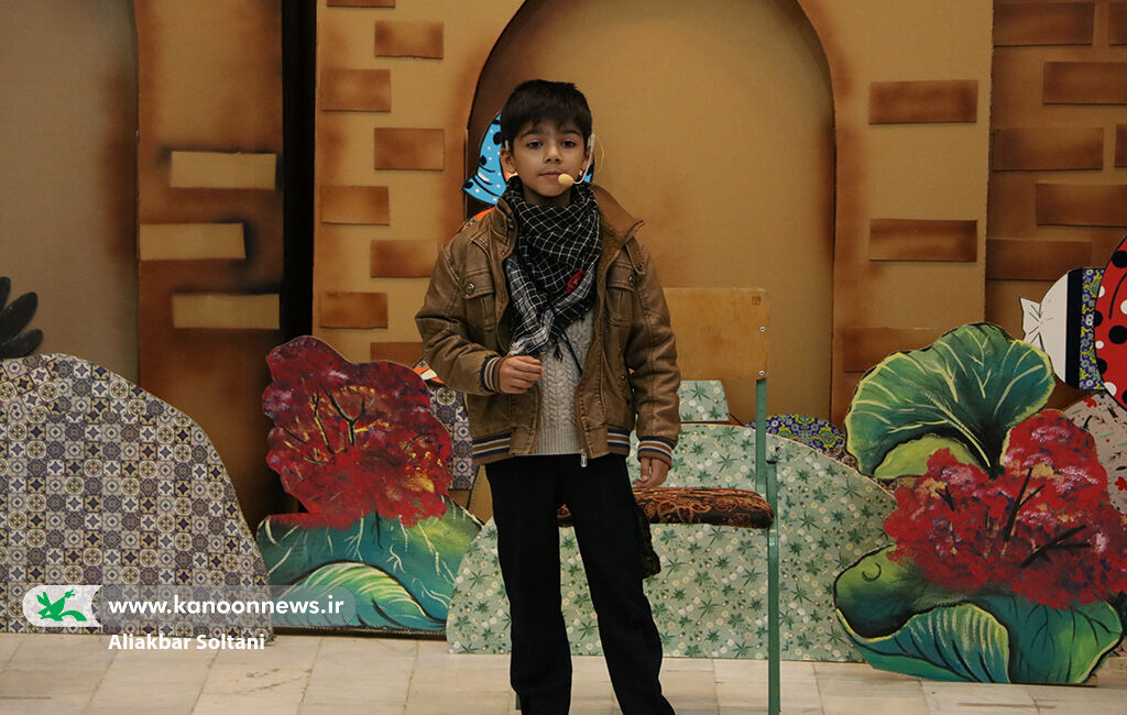 دومین روز رقابت قصهگویان در کرمان برگزار شد