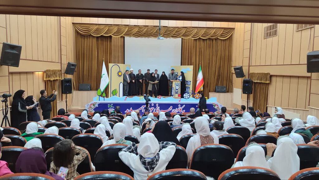 برگزیدگان بیست و ششمین جشنواره بینالمللی قصه گویی کانون استان ایلام معرفی شدند