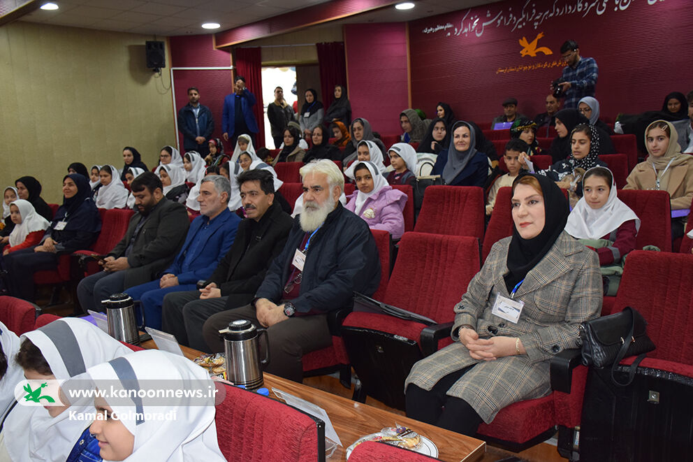 قطار قصه گویی لرستان درخرم آباد به ایستگاه پایانی رسید