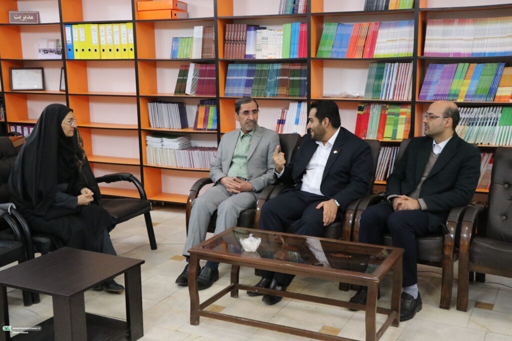بازدید مدیر دفتر مرکزی حراست کانون از کانون زبان ایران- استان سمنان