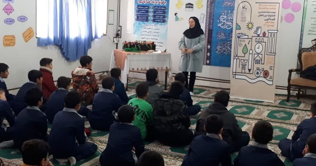 دانشآموزان ارومیه ای میزبان قصه گوی راه یافته به مرحله استانی