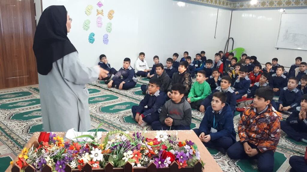 دانشآموزان ارومیه ای میزبان قصه گوی راه یافته به مرحله استانی