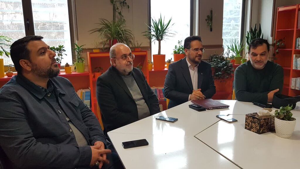 پرداخت پاداش به شاغلان و اختصاص بیمه تکمیلی کانون برای بازنشستگان