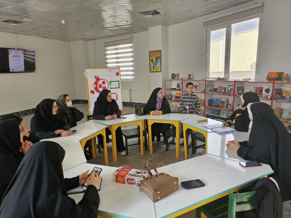 آشنایی مادران محمدشهری با راهکارهای تقویت عزت نفس