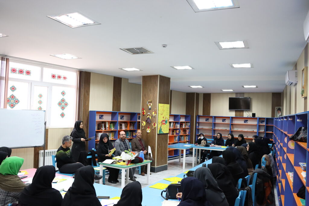 دوره آموزش نمایش صحنهای "از ایده تا اجرا" در کانون استان مرکزی