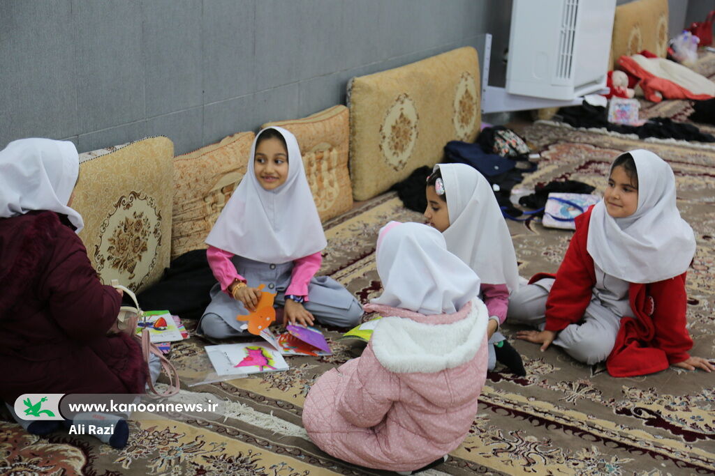 پیک امید کانون استان بوشهر میهمان کودکان احمدآباد شد