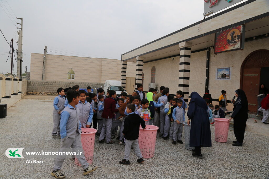 پیک امید کانون استان بوشهر میهمان کودکان احمدآباد شد