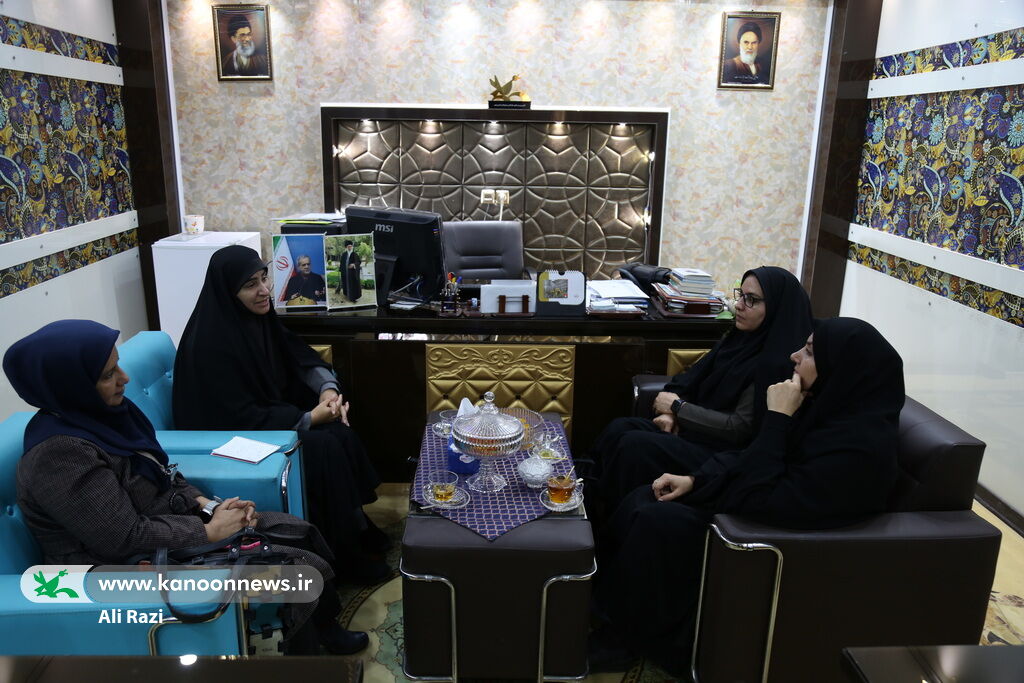 سومین جشنواره مشاعره علوی با همکاری کانون استان بوشهر