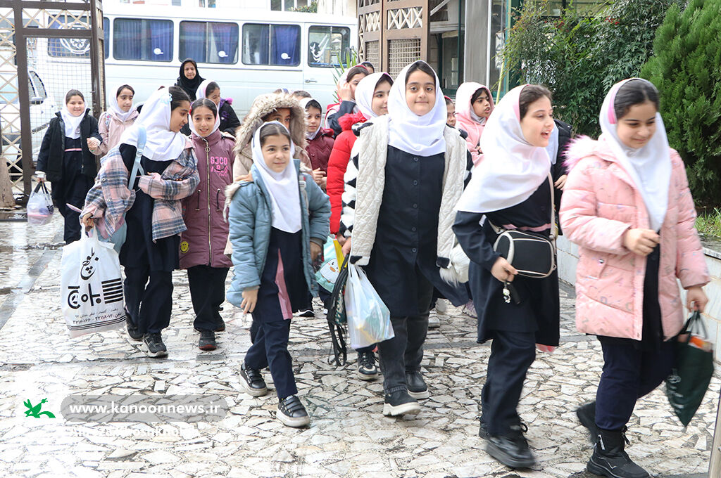 نمایش کمدی «گود زباله» در رشت روی صحنهمیرود