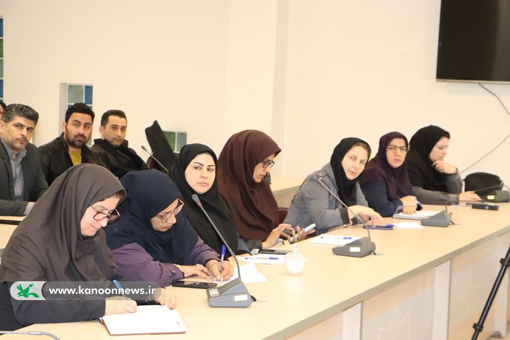 دورهی آموزشی «آیین نگارش و اصول مکاتبات اداری» ویژه کارکنان کانون گلستان