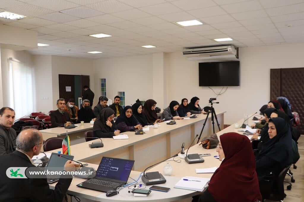 دورهی آموزشی «آیین نگارش و اصول مکاتبات اداری» ویژه کارکنان کانون گلستان