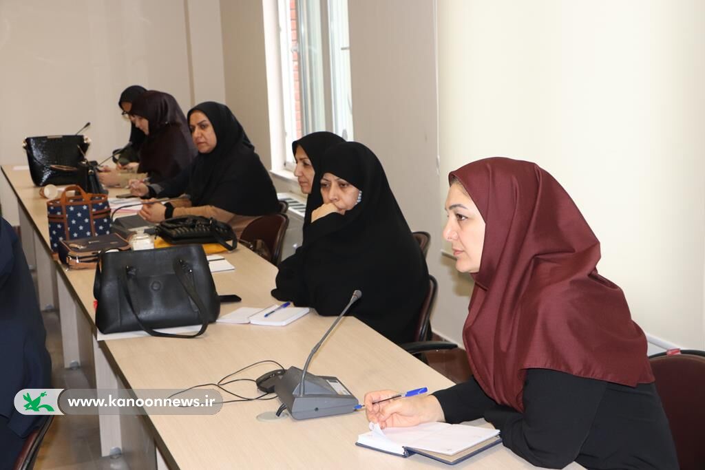 دورهی آموزشی «آیین نگارش و اصول مکاتبات اداری» ویژه کارکنان کانون گلستان