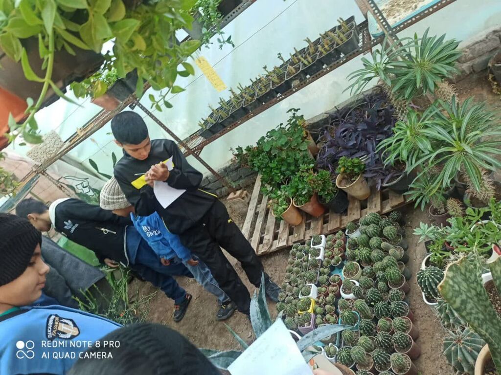 بازدید اعضا مرکز جیمآباد از گلخانه