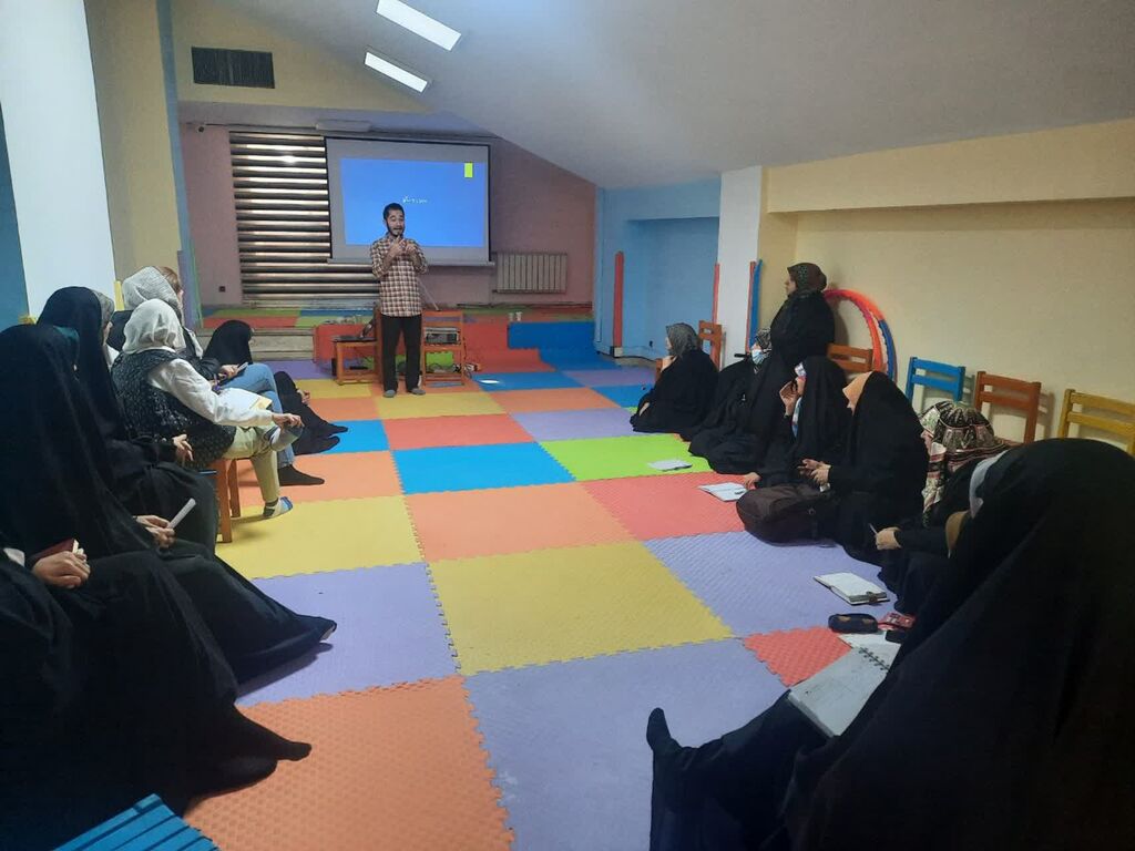 پایان اولین دوره تربیت مربی شاد کودک ( تمشک) در البرز