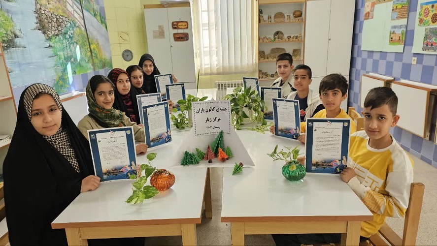 کانونیاران مراکز فرهنگی هنری کانون در استان اصفهان، احکام خود را دریافت کردند