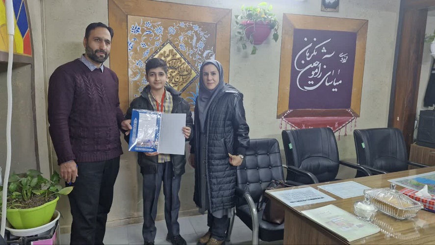 کانونیاران مراکز فرهنگی هنری کانون در استان اصفهان، احکام خود را دریافت کردند