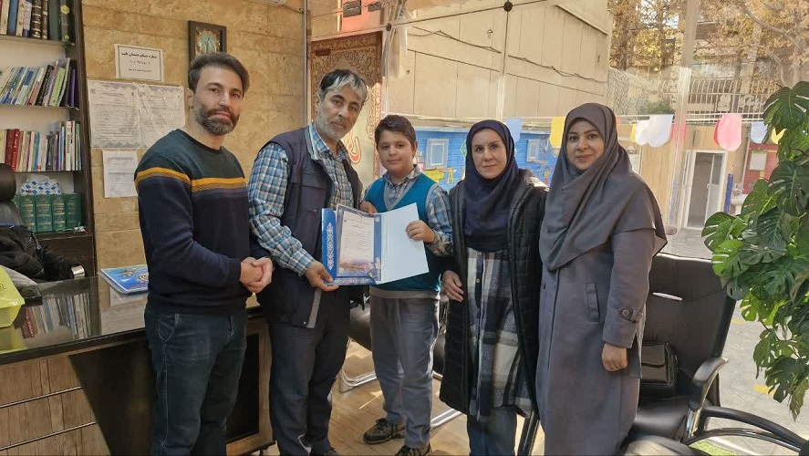 کانونیاران مراکز فرهنگی هنری کانون در استان اصفهان، احکام خود را دریافت کردند