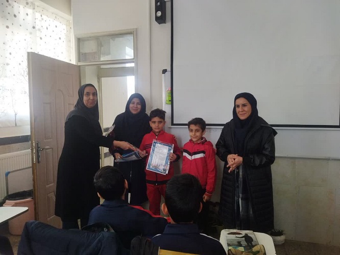 کانونیاران مراکز فرهنگی هنری کانون در استان اصفهان، احکام خود را دریافت کردند