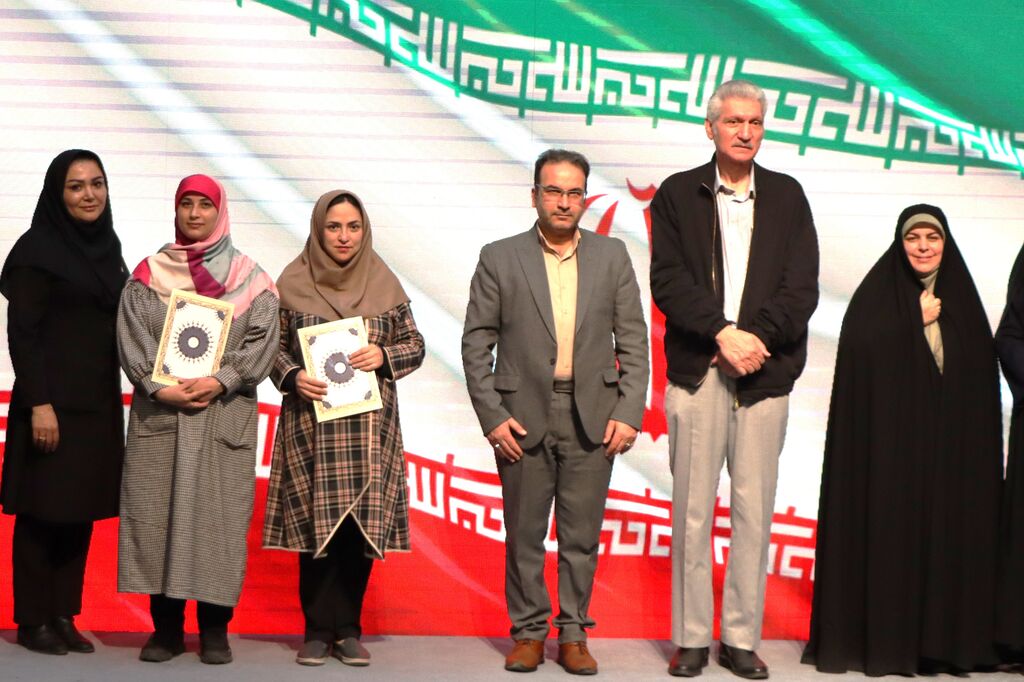 مربی برگزیده استان تهران در تمامی جشنوارهها