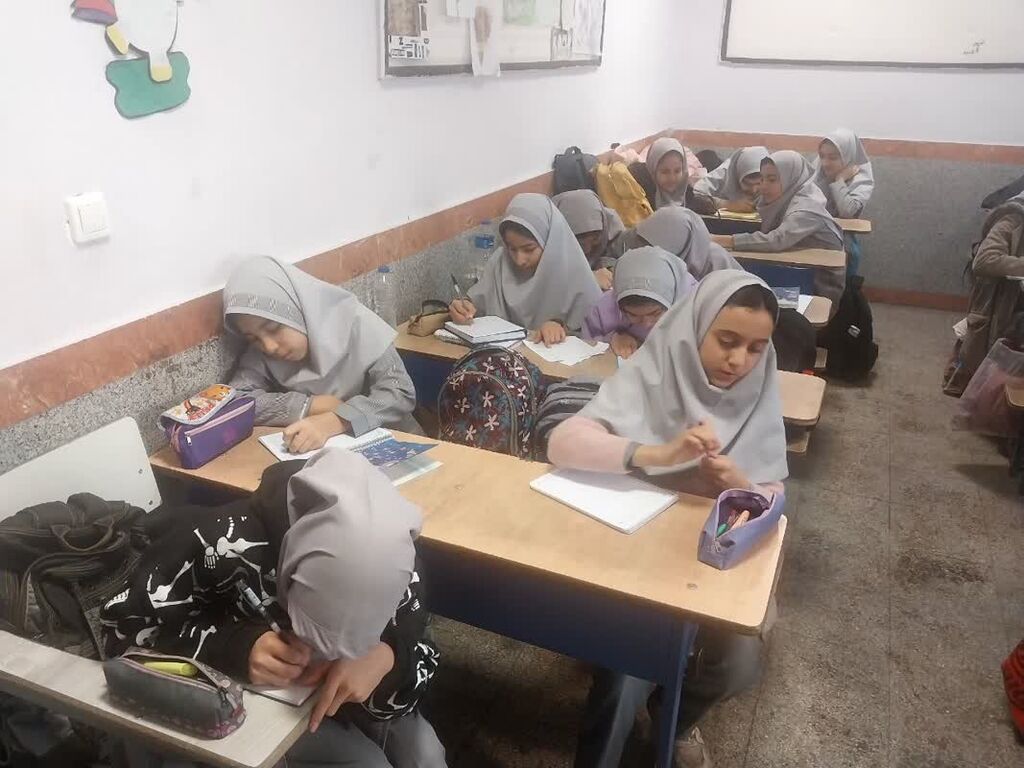 برگزاری کارگاه نوشتن خلاق "آ مثل آب" برای دانشآموزان