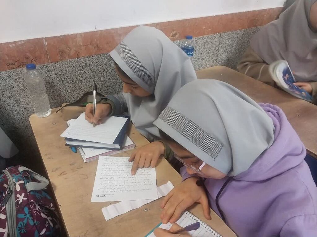 برگزاری کارگاه نوشتن خلاق "آ مثل آب" برای دانشآموزان