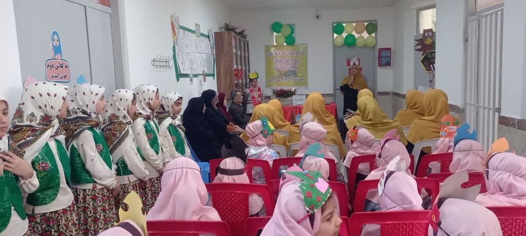 راهاندازی کتابخانهی کانونی در مدرسه شاهد شهرستان کردکوی