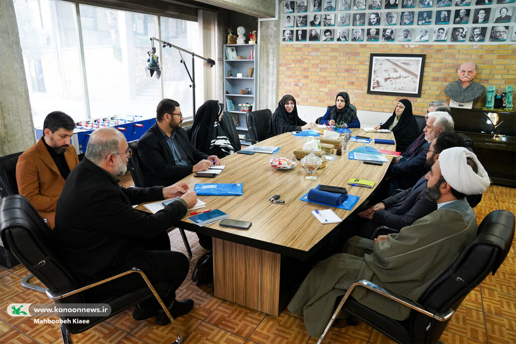 تاکید مدیرعامل کانون بر خانوادهمحوری در برنامههای سالگرد پیروزی انقلاب