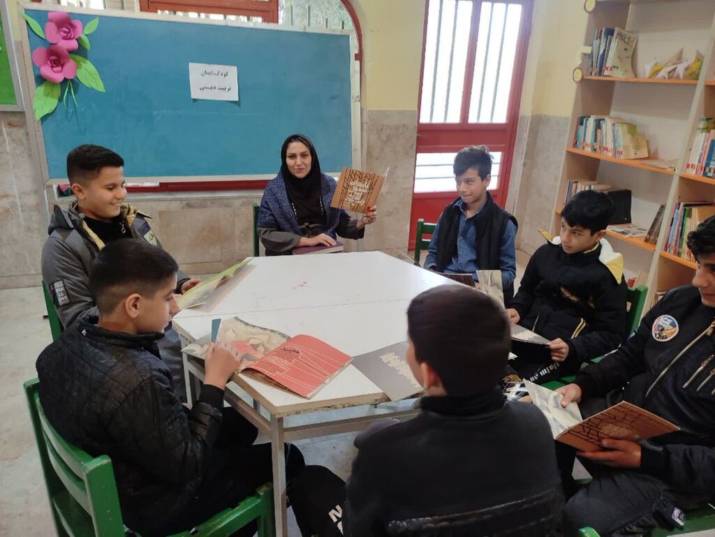 رنگو بوی برنامههای کودک، ایمان و تربیت دینی در مراکز کانون کرمانشاه